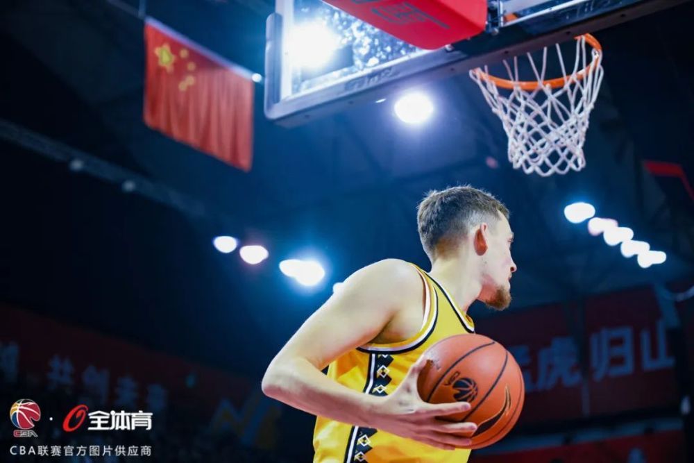 包含深圳男篮内部会议纪要流出：今夜防线松动，CBA季后赛使命明确，团队化学反应显著的词条-3377网页版