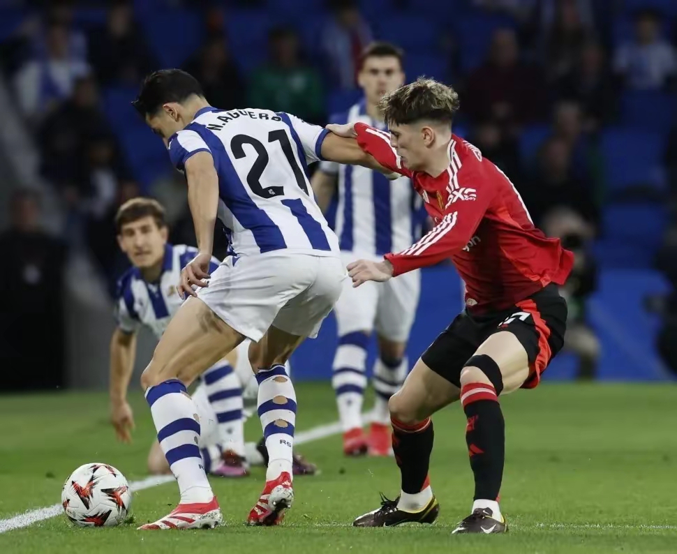 包含欧联倒计时，皇家社会赛后篮板制胜，细节引发关注，话题不断，训练强度明显提升的词条