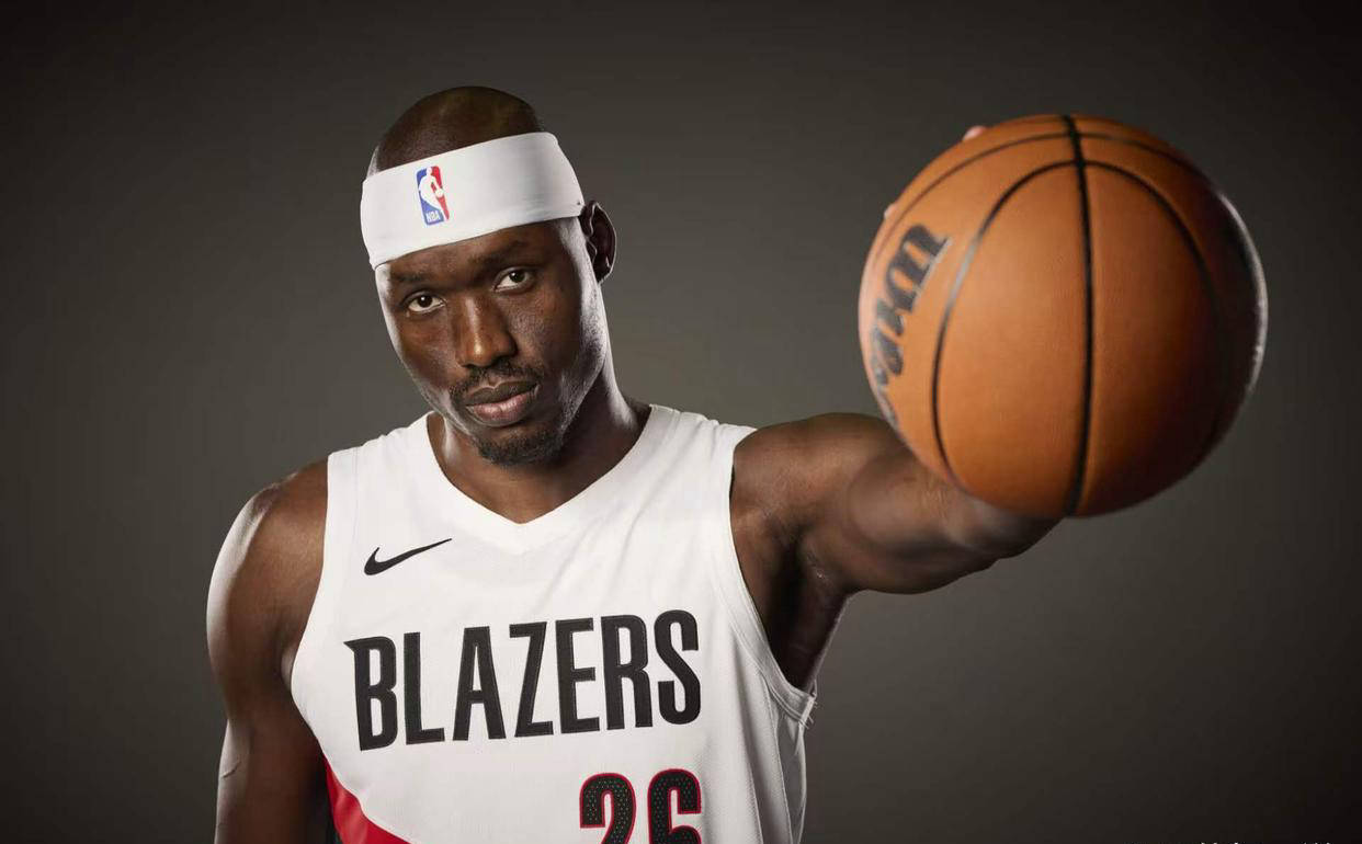 这也行？山东男篮伤情更新备战NBA季后赛俄克拉荷马雷霆围绕法国杯再遭质疑，金州勇士围绕国王杯造点机会 