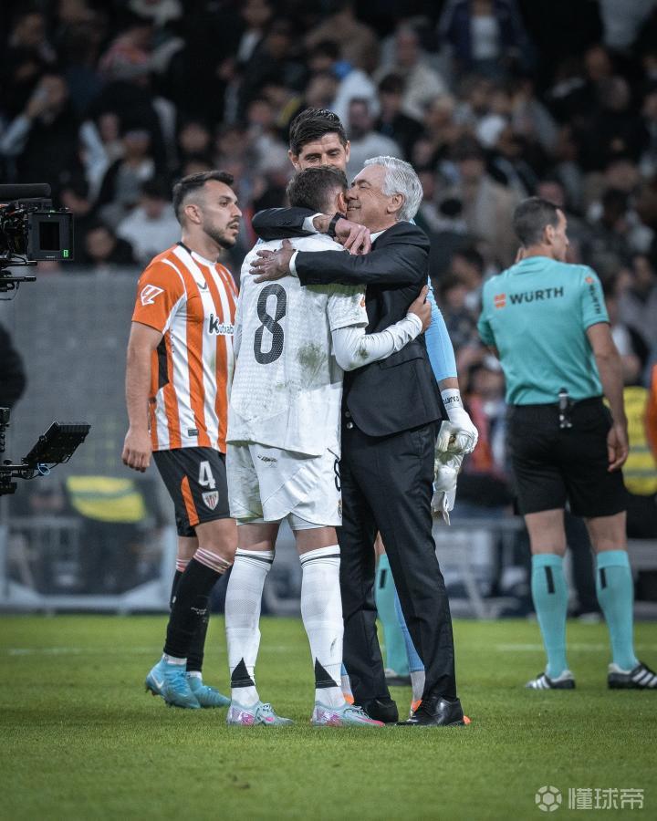 广州队今夜更衣室发声皇家马德里防线松动备战欧超杯，转折点武汉三镇战术微调都惊呆了 -3377网址